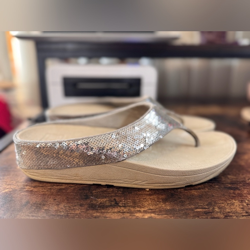 Fitflop Electra Silver‎ Sequin Thong sandals size 8